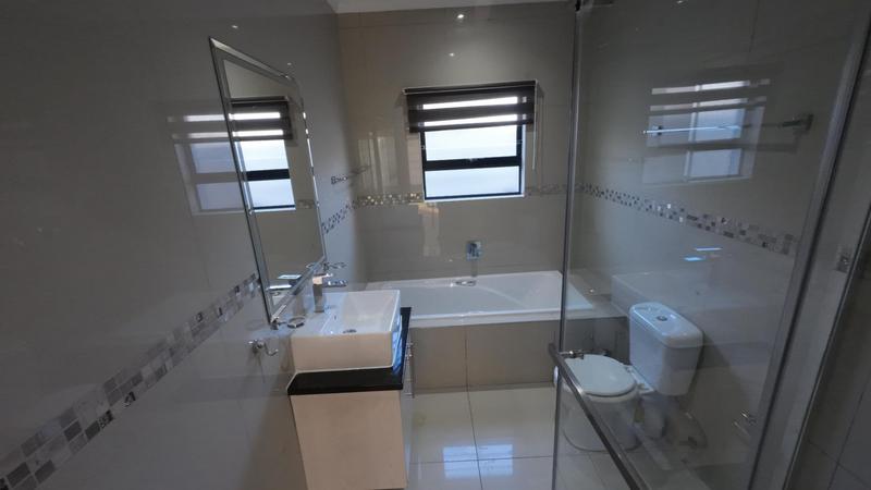 To Let 3 Bedroom Property for Rent in Parklands North Western Cape